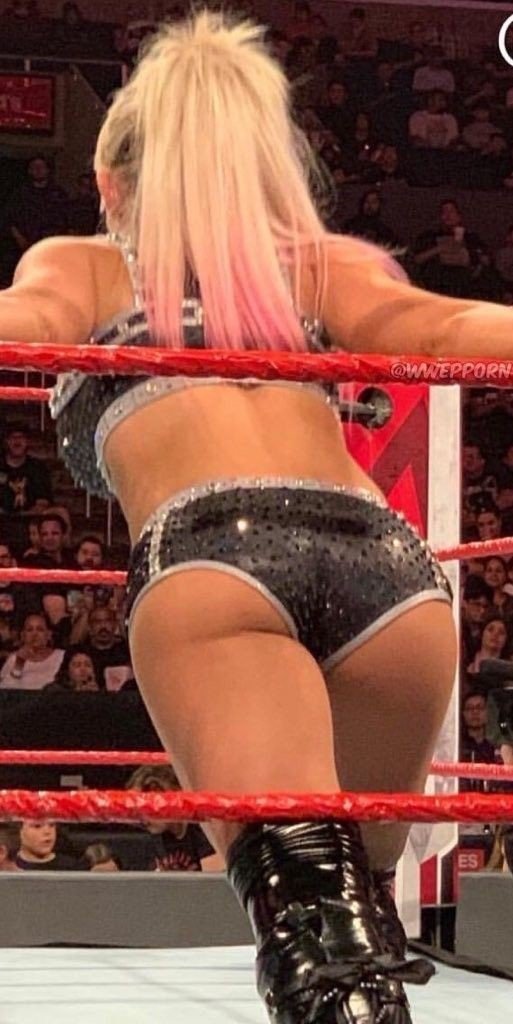 Exploding Cum to Alexa Bliss DMs to Humiliate That Blonde Slut 1