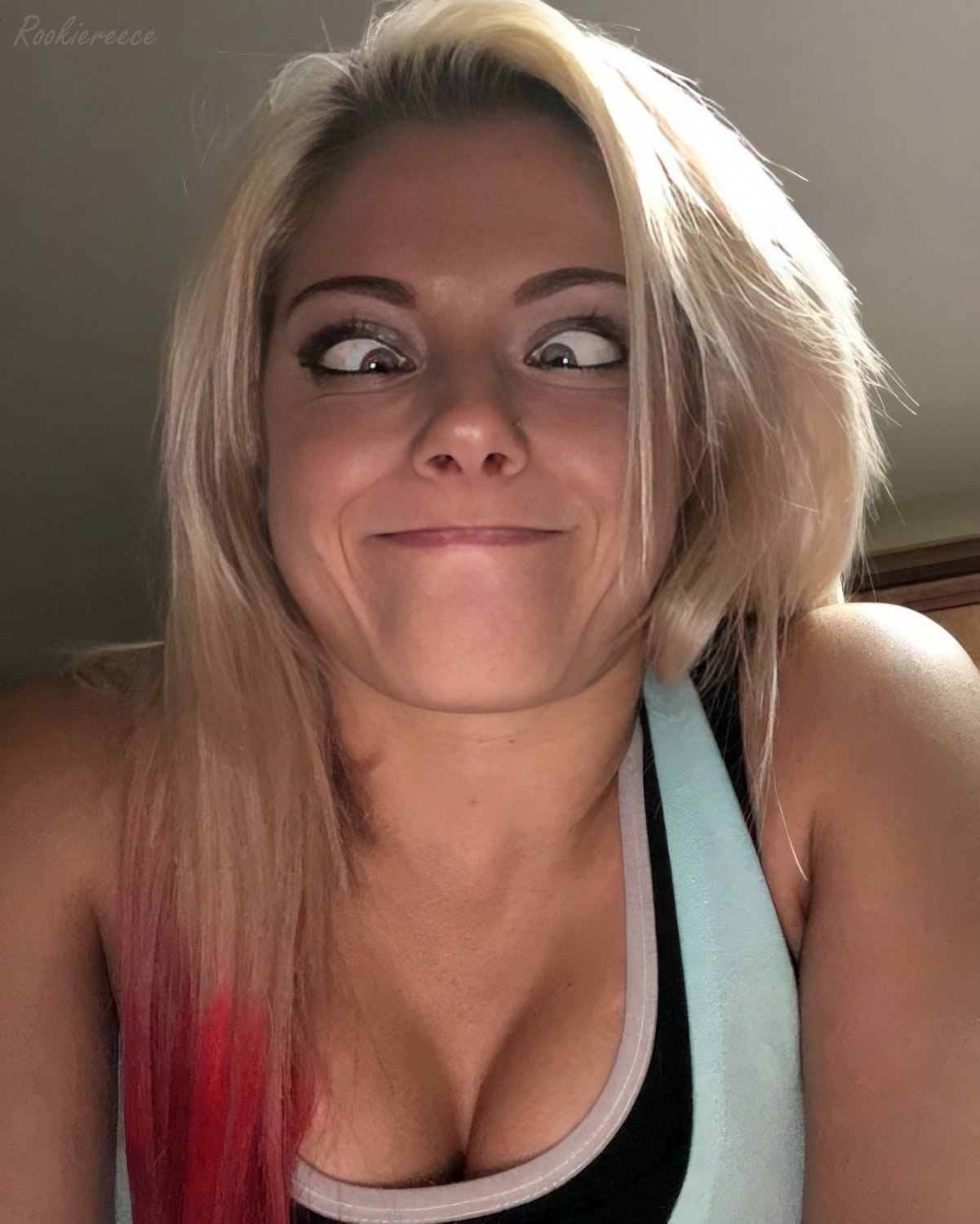 Exploding Cum to Alexa Bliss DMs to Humiliate That Blonde Slut 8