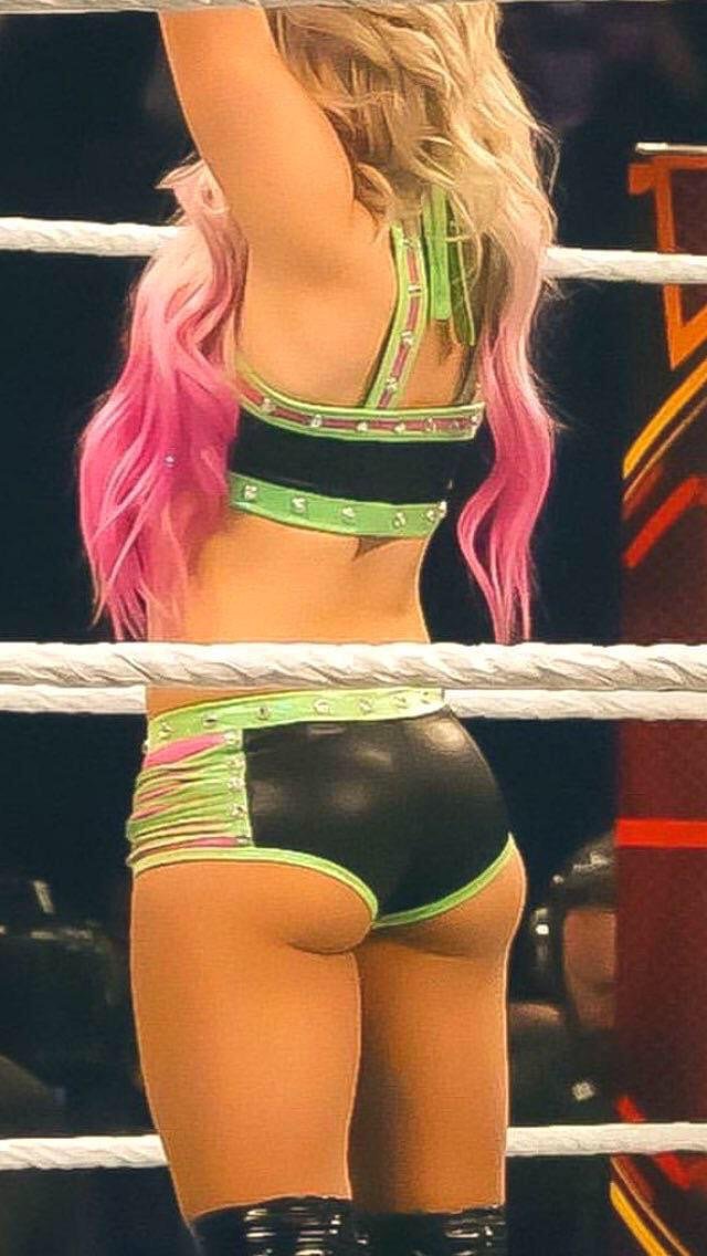 Exploding Cum to Alexa Bliss DMs to Humiliate That Blonde Slut 26