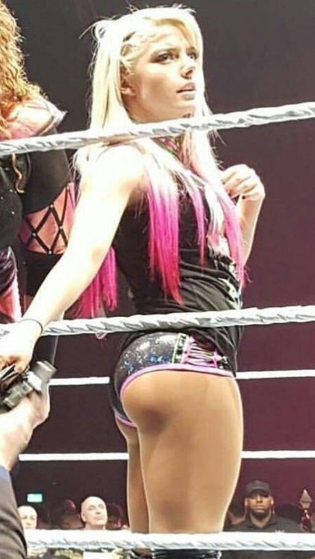 Exploding Cum to Alexa Bliss DMs to Humiliate That Blonde Slut 27