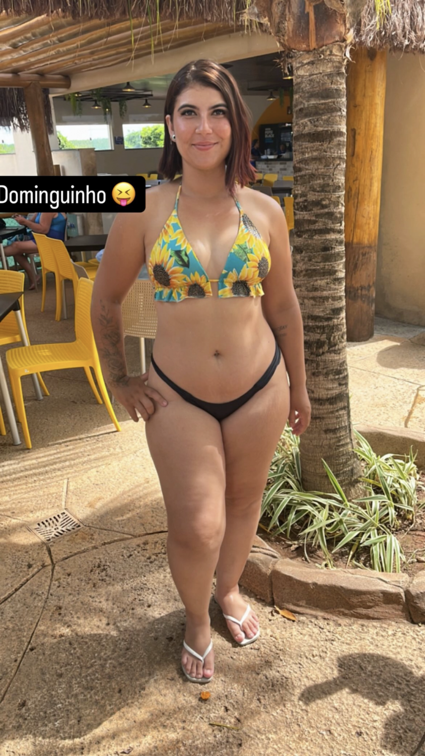 Putinha Gostosinha: Tight Little Slut Begs for Cock 1