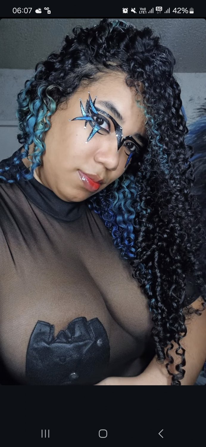 Thaisdesenha: Busty Morena from Instagram Flaunts Her Juicy Ass 6