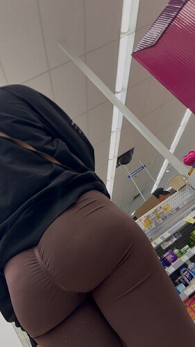 Plump Butt in Tight Leggings Bouncing Through Workout Sessions 13