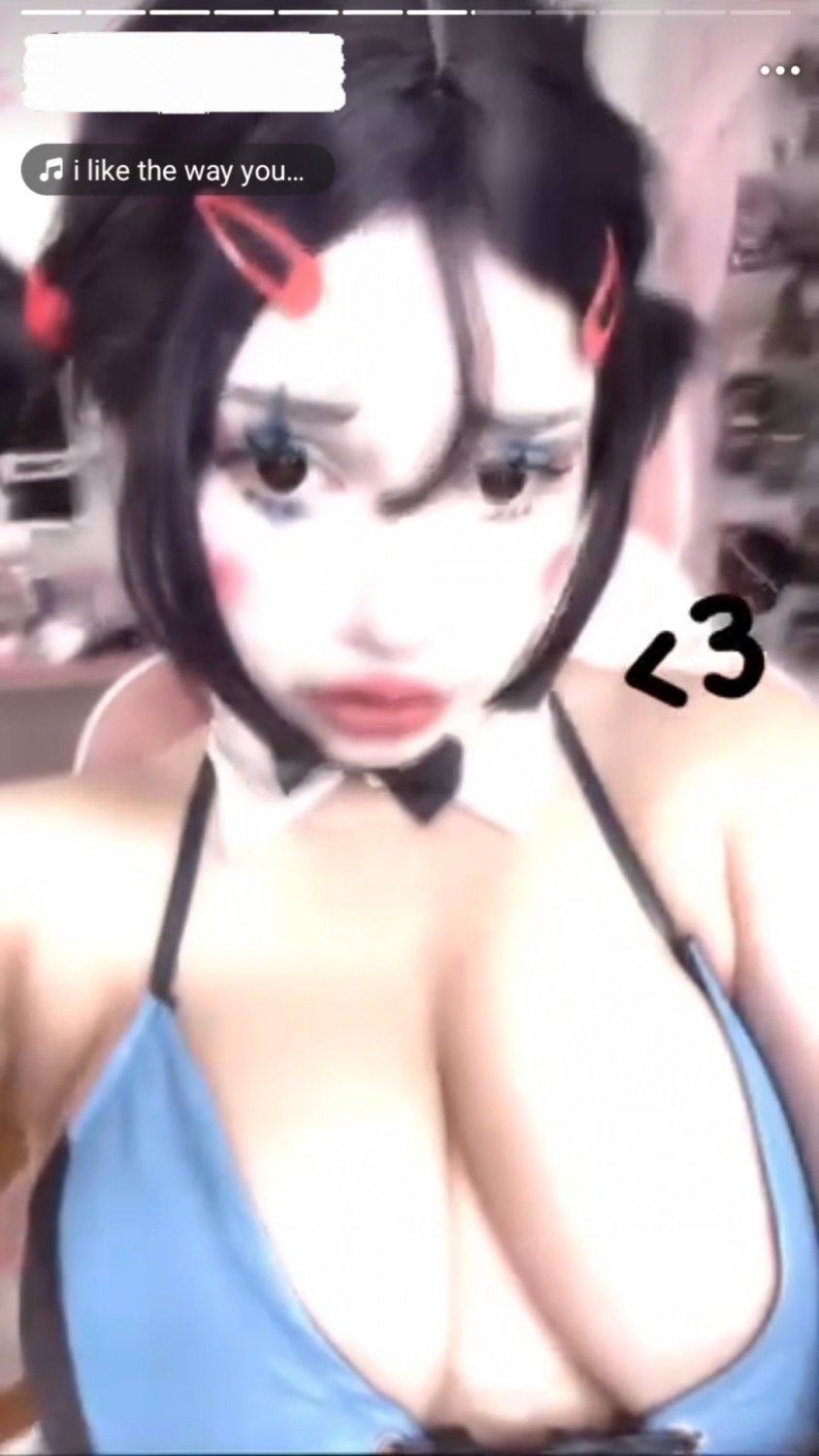 キュート・セルフィー・ベイブ・ウィズ・ビッグ・ナチュラル・ティッツ・フラッシング・ボス・ホールズ 3