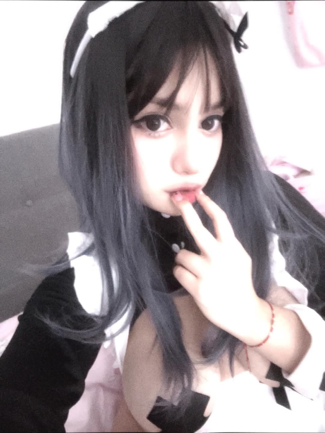 キュート・セルフィー・ベイブ・ウィズ・ビッグ・ナチュラル・ティッツ・フラッシング・ボス・ホールズ 24