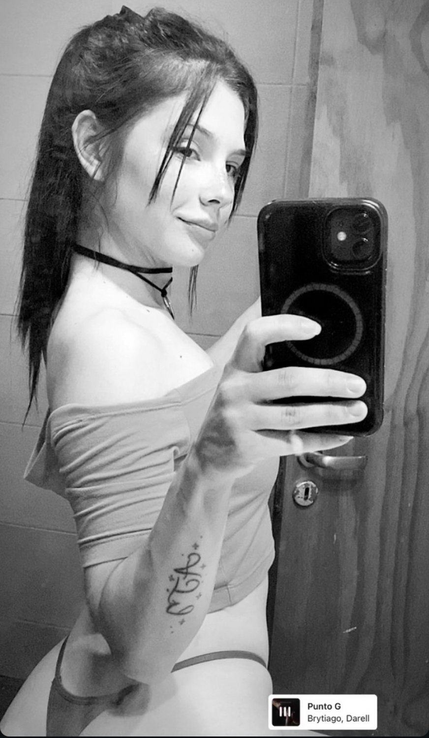 アント・ニコルーニャ：キュート・ガール・セルフィー・ウェット・ドリーム 1