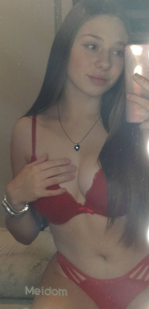 ¿Te masturbas con tu hermana? Mándame un mensaje🥰♥️ 7