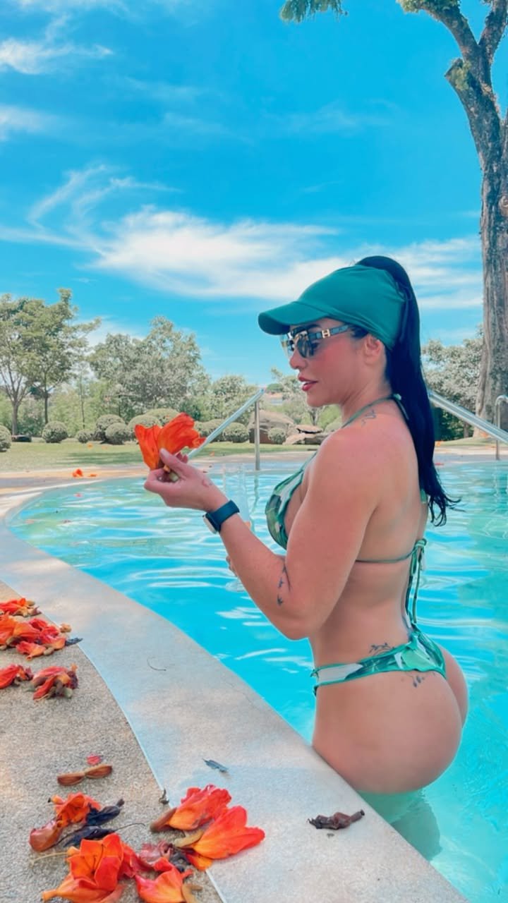 Rhenata Safada: Brazilian Slut on Fire 2
