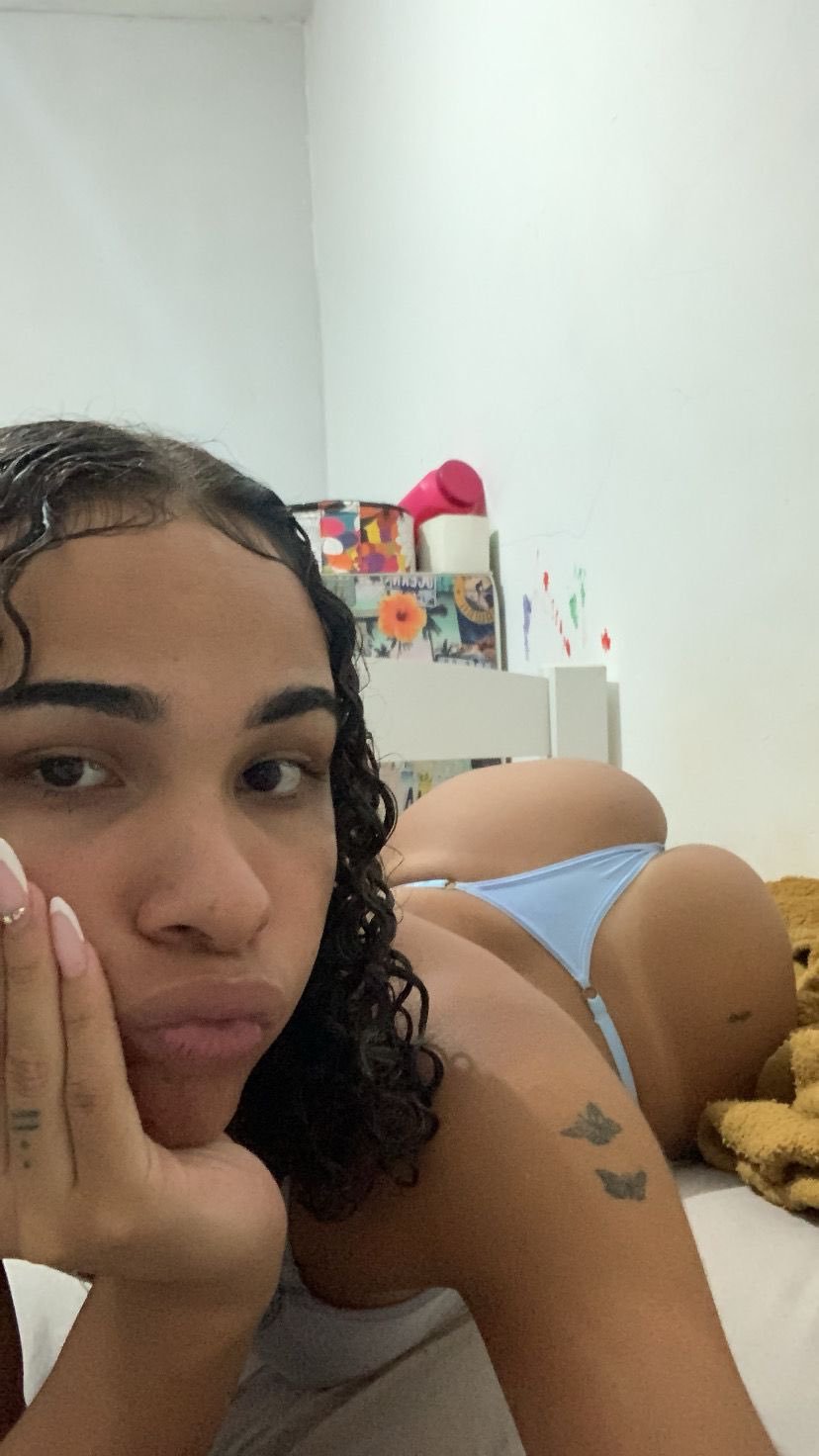 Hot Tranny Novinha Wet and Throbbing 15