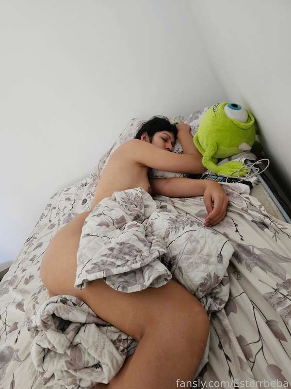 Hourglass Femboy Ready to Be Split Wide 6