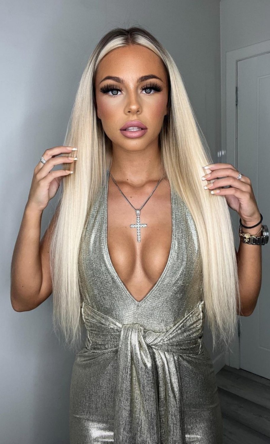 Blond Scottish Chav Whore Spreads for Both Holes 22