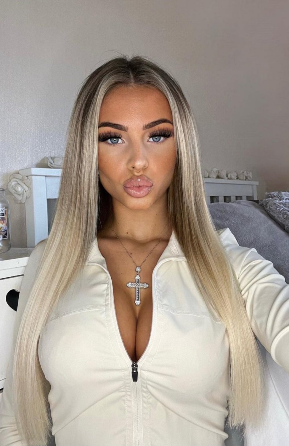 Blond Scottish Chav Whore Spreads for Both Holes 27