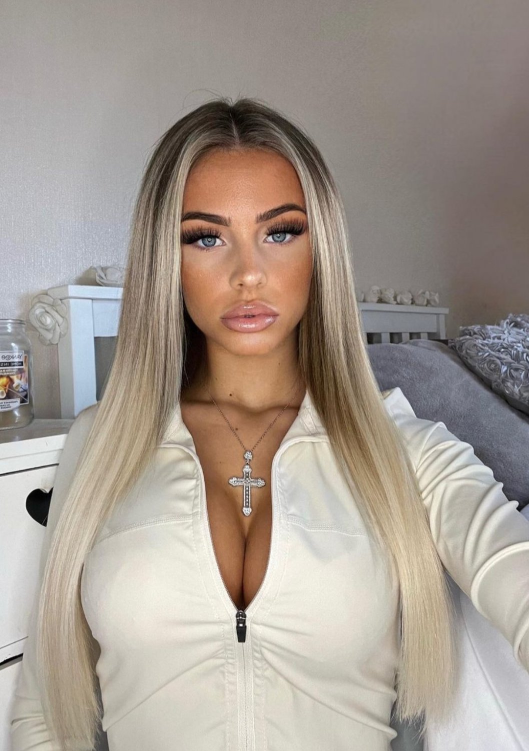 Blond Scottish Chav Whore Spreads for Both Holes 28