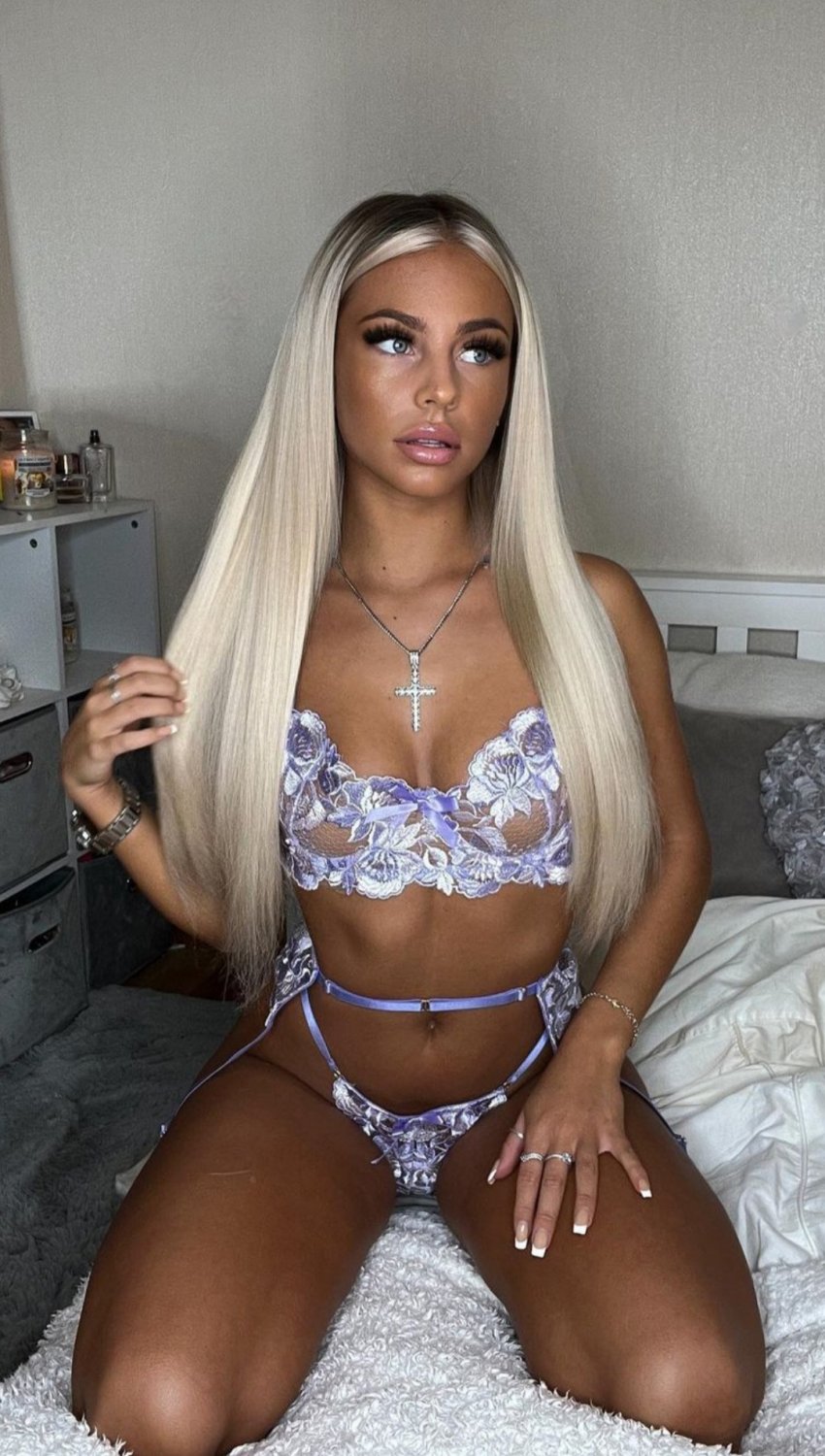Blond Scottish Chav Whore Spreads for Both Holes 33