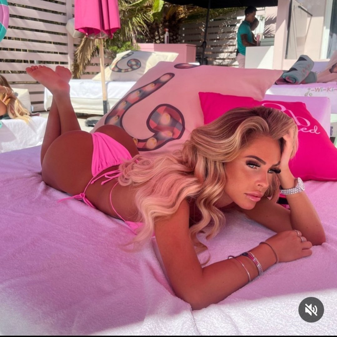 Blond Scottish Chav Whore Spreads for Both Holes 78