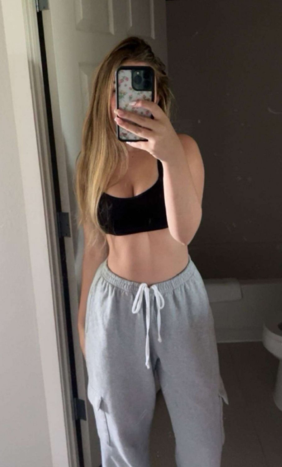 ジューシー・カレッジ・ブルネット・デストロイド・オン・カメラ 4