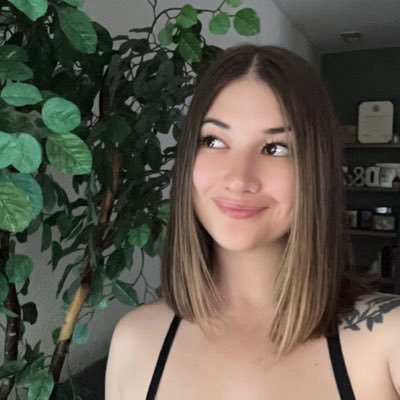 Sexy Phat Milf Bragging About How Irresistible She Is 5
