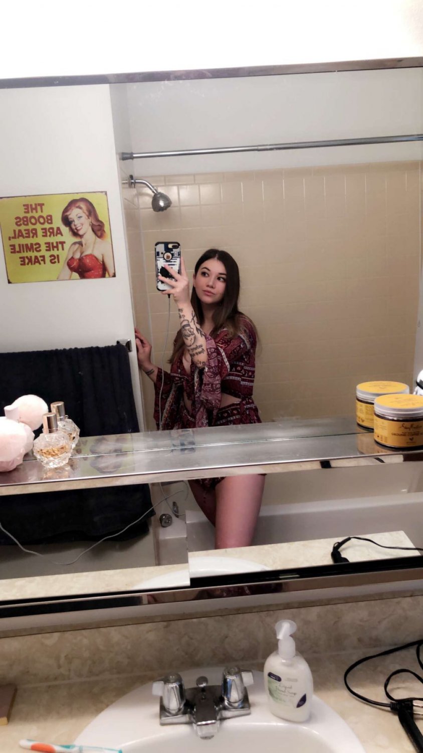 Sexy Phat Milf Bragging About How Irresistible She Is 34