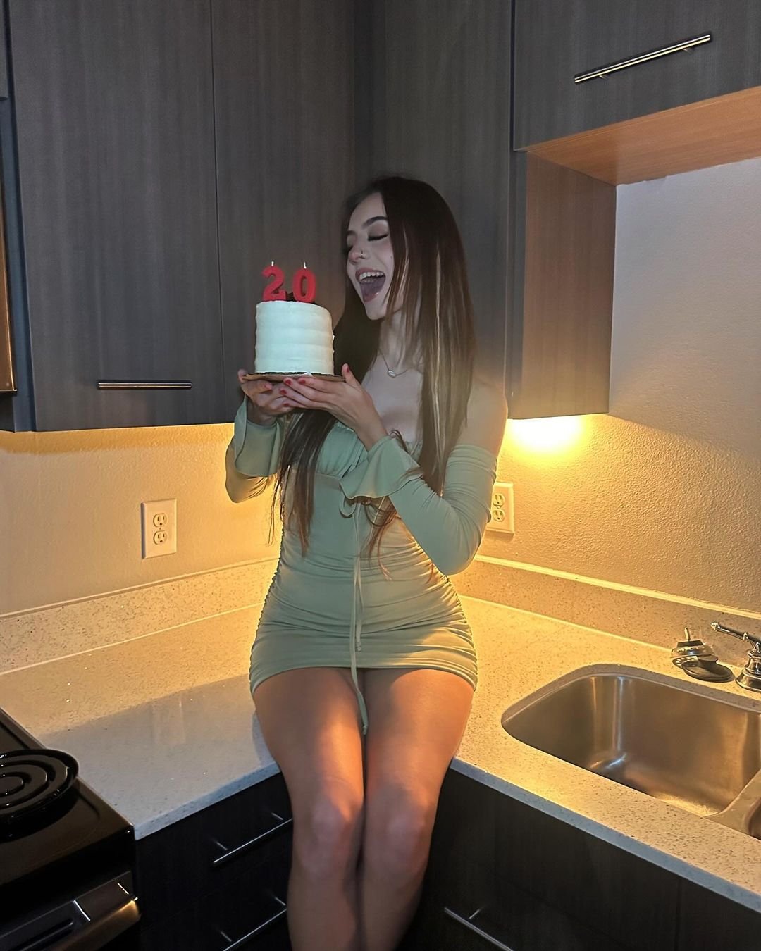 Birthday Sweetie Gets a Deep Hard Dicking as a Special Present 4