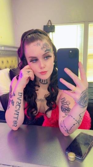 23 anni tatuaggio Esotica escort russa a San Francisco 1