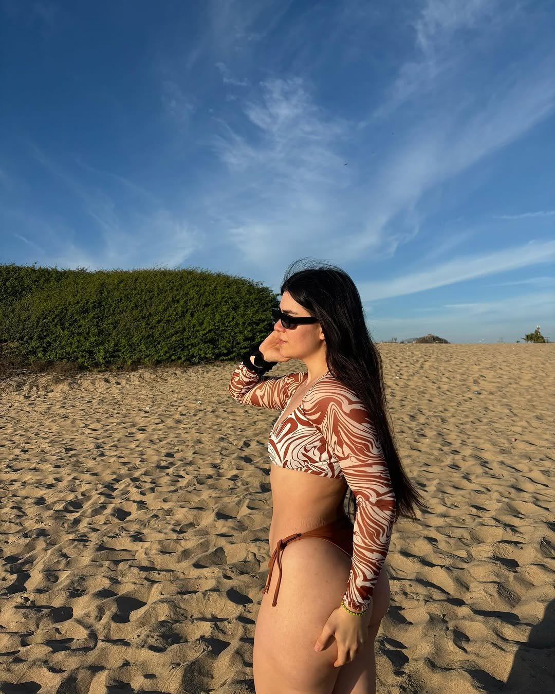 Hot Brunette Fitness Babe Showing Off at the Gym 13