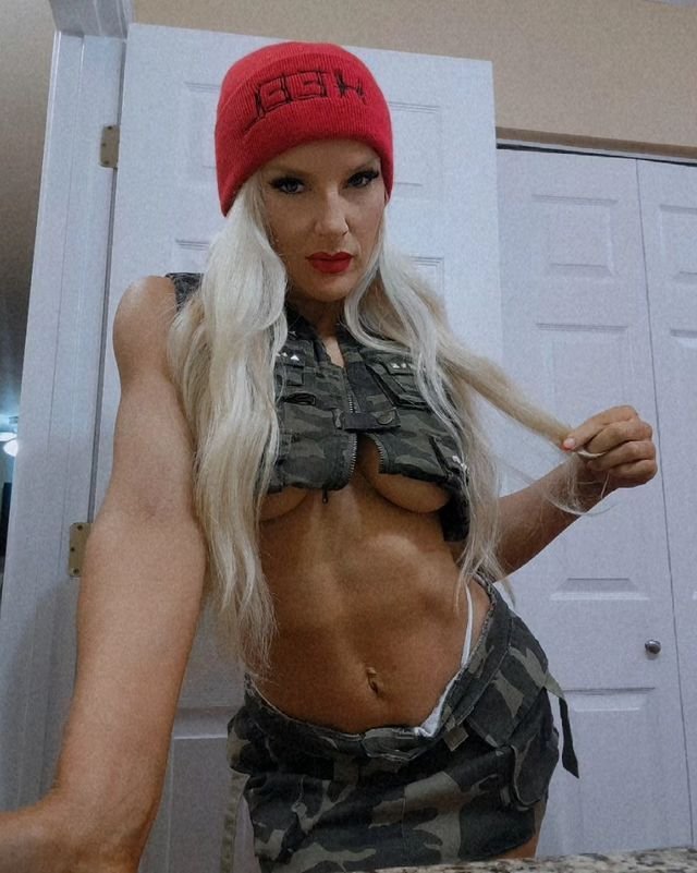 Ona sprawia, że twój penis jest sztywny jak patyk 😏😏 część druga 17