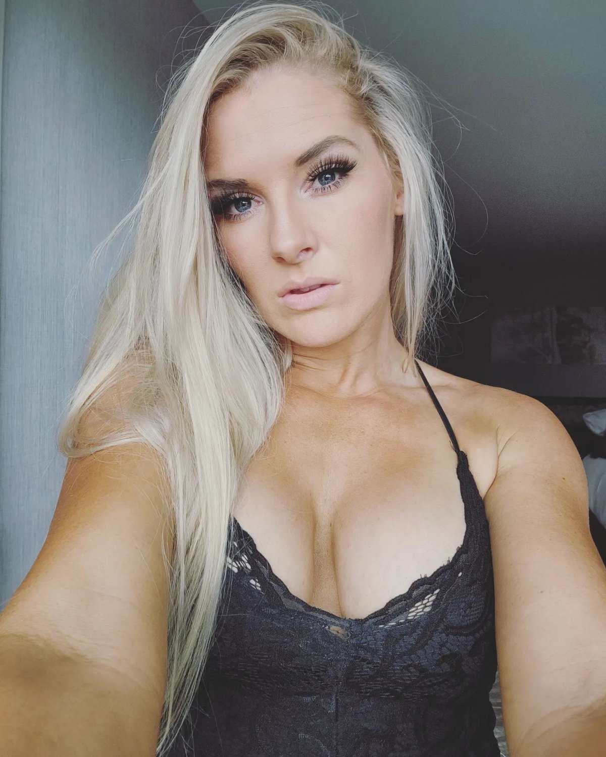 Ona sprawia, że twój penis jest sztywny jak patyk 😏😏 część druga 56