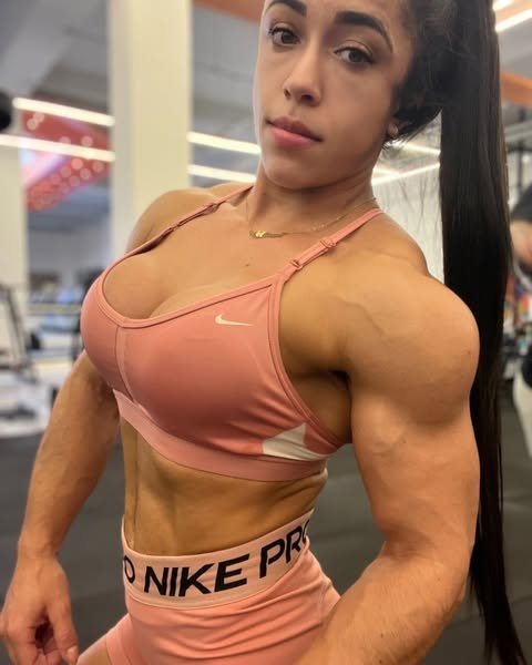 Gym Babe J@n@in@ G. Shares Sexy Selfie 4