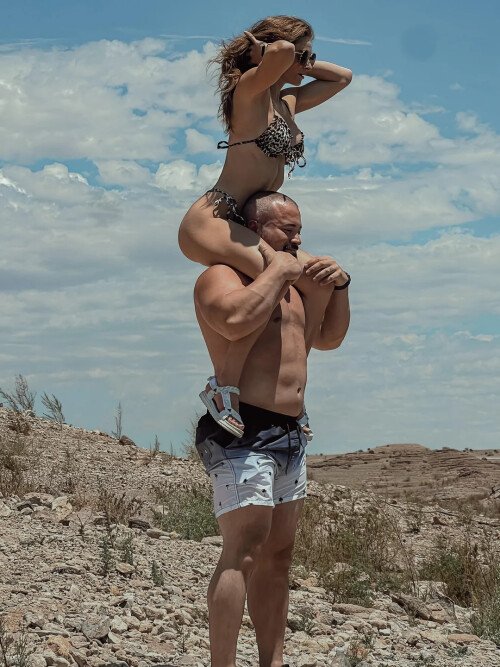 Fitness Wife Showing Off Her Curves ♠️ 9