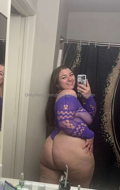 BBW Beauty Twerking And Showing That Ass 10