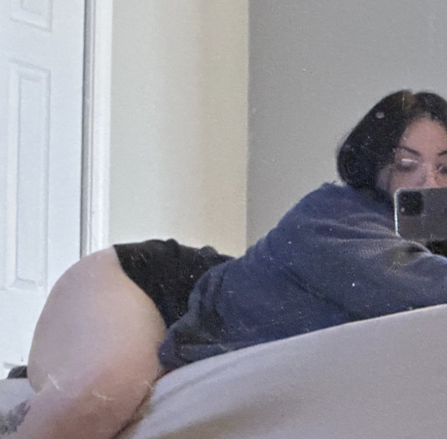 Gooner Bait Sarah Brady Shows Off Her Juicy Curves 15