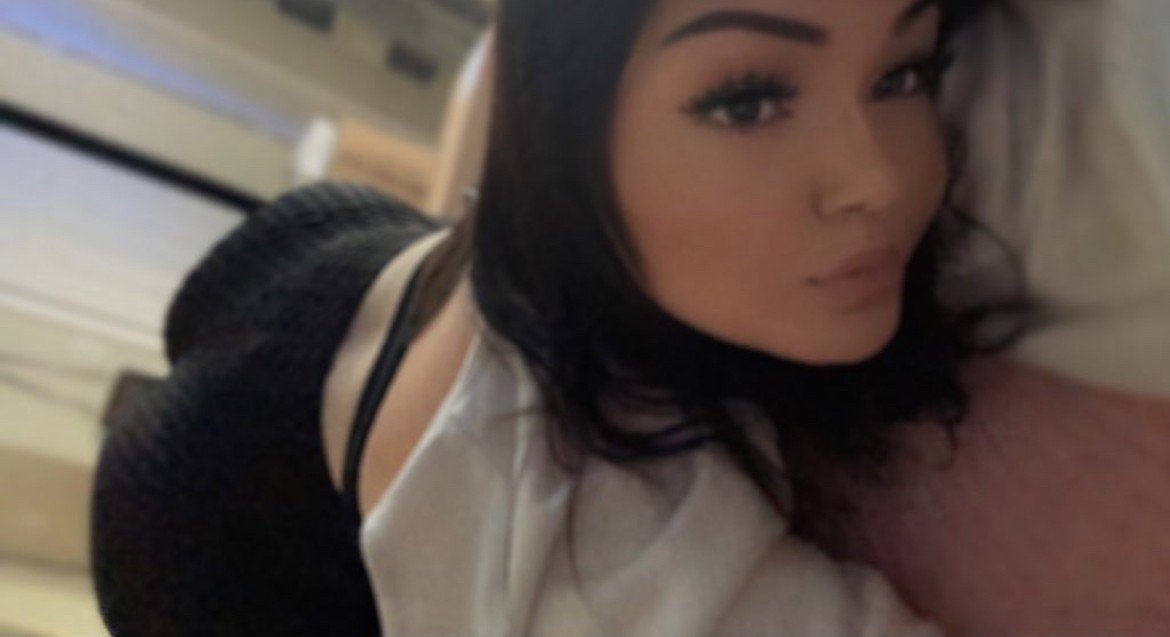 Gooner Bait Sarah Brady Shows Off Her Juicy Curves 50