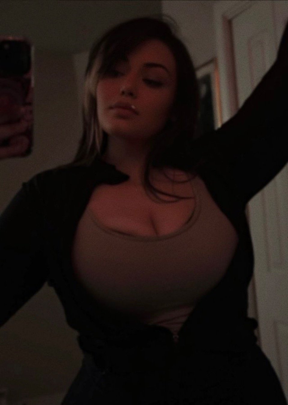 Gooner Bait Sarah Brady Shows Off Her Juicy Curves 53