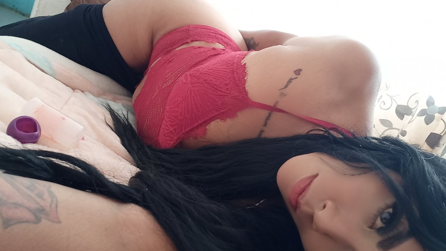 Latina Beauty Dannnia Snaps Her Juicy Curves 33