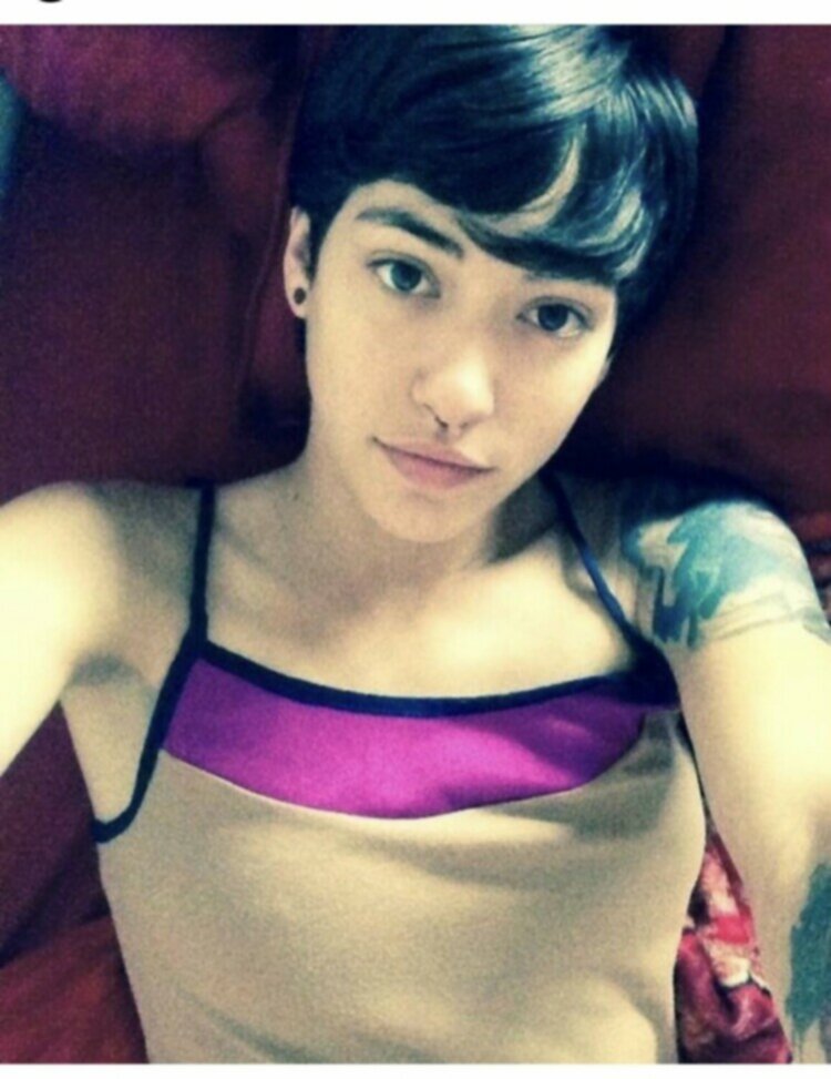 Prostituta grávida Becca R 8