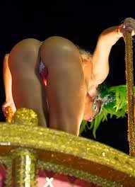 mujeres anónimas y famosas desnudas en el carnaval 5
