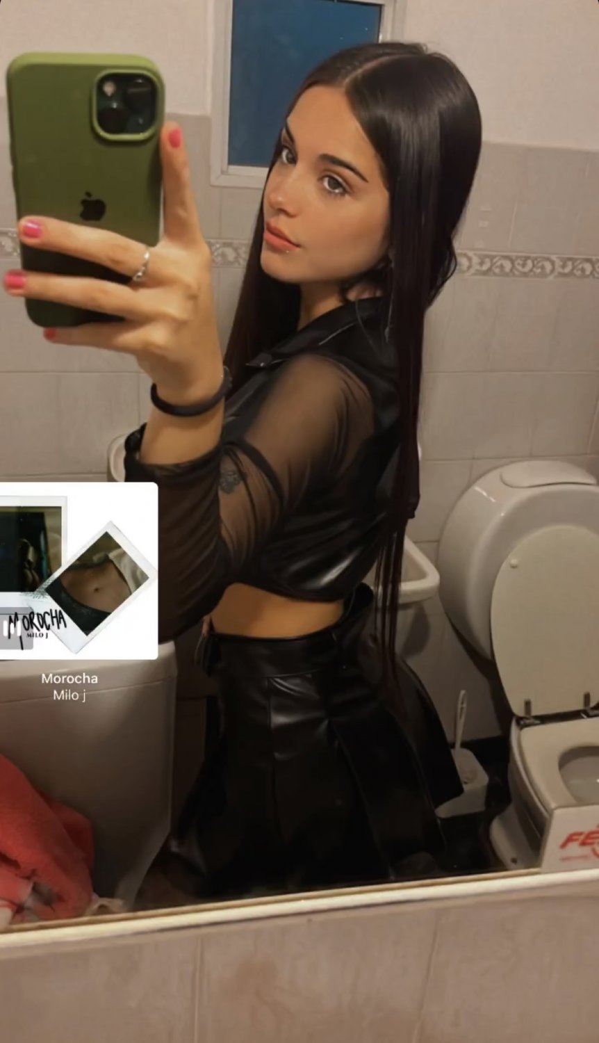 Selva Nicole cojiendo nicoleña 10