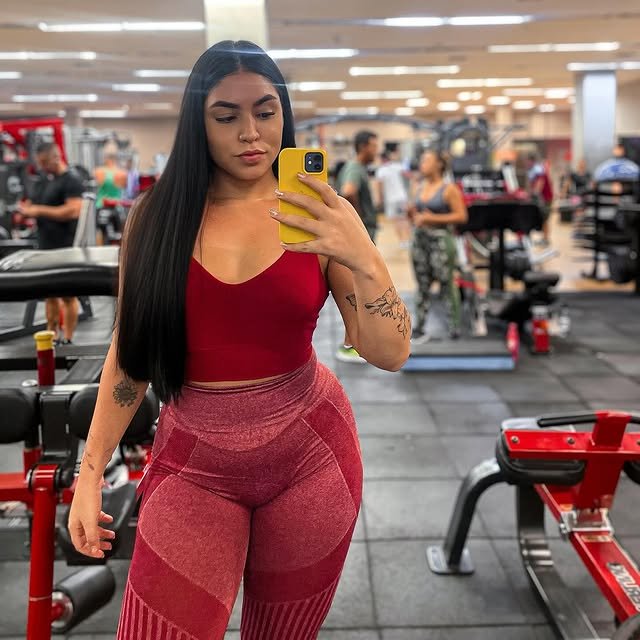 Rabuda gostosa do Instagram ( Yas Diniz ) 2