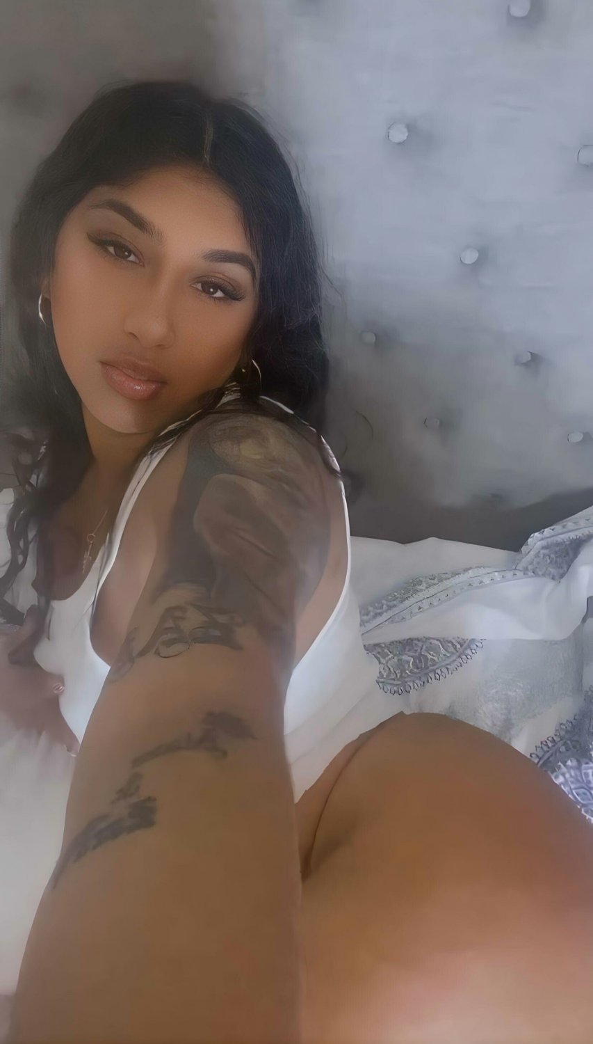 Drop Of Pure Indian Hoe Dripping With Lust 30