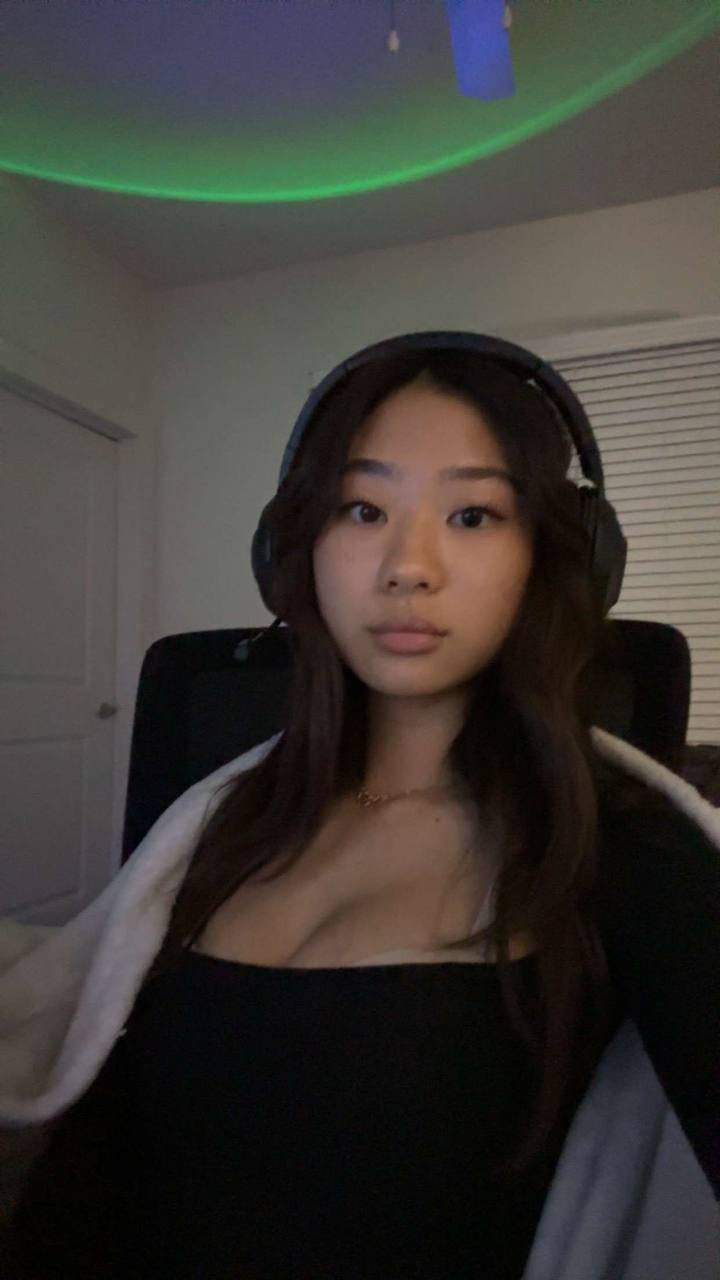 Asian Babe Hlnan0’s Snapchat Leak Is Pure Fire 17