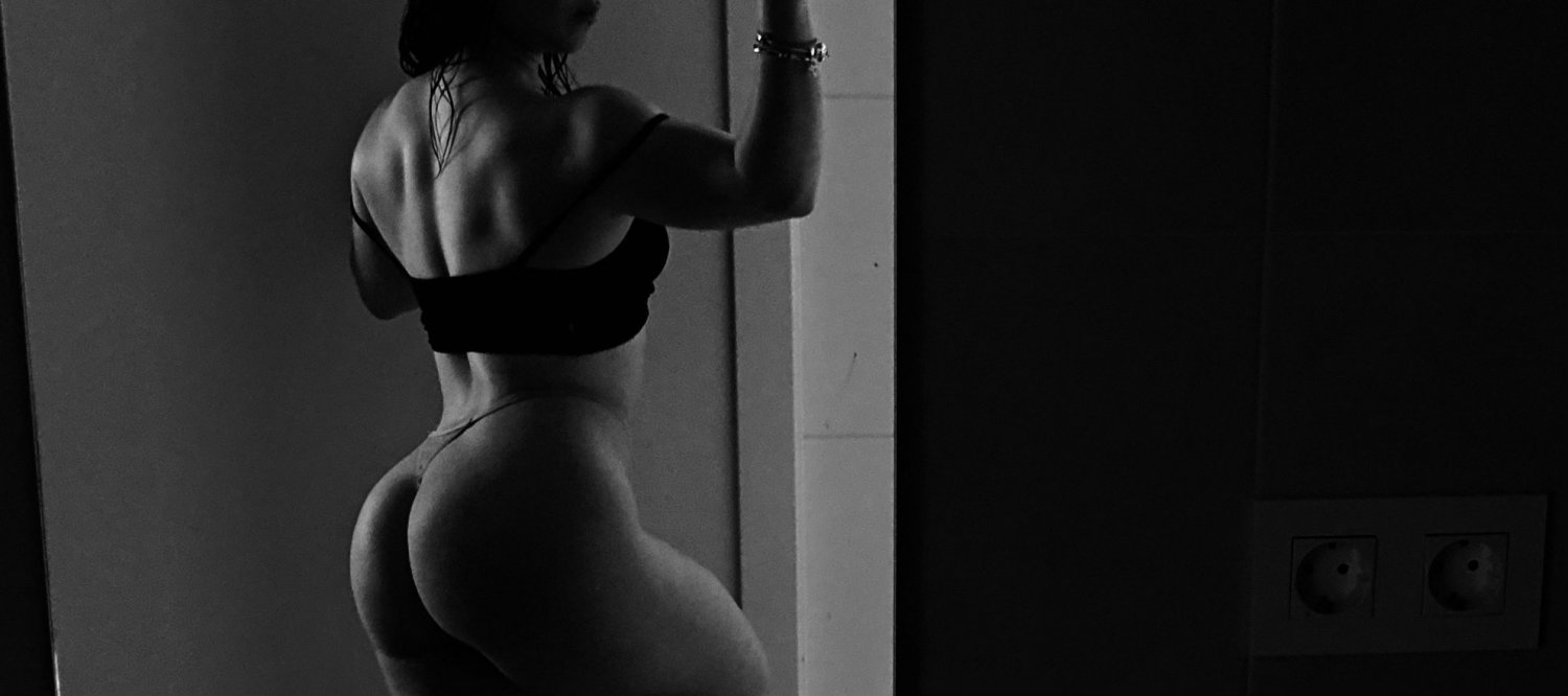 Masturbarsi sul suo culo 5