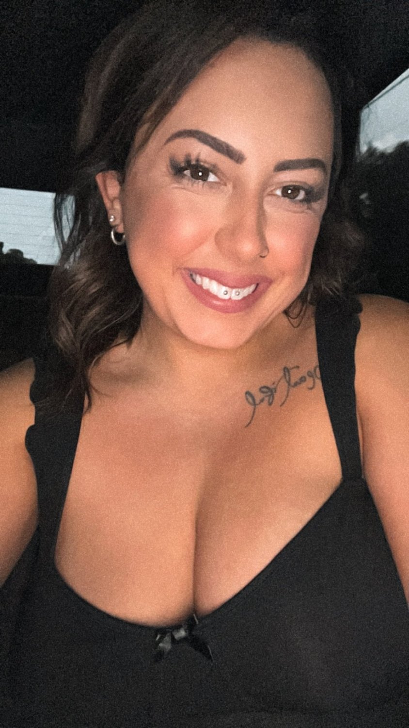 Kalın Milf Becerilirken Çığlık Atıyor 1