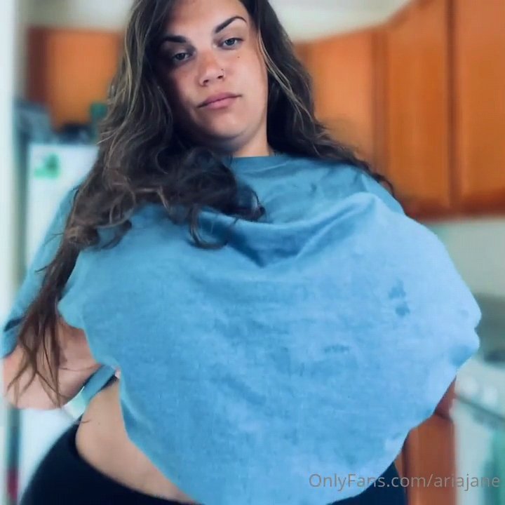 マッシブ・ナチュラル・ティッツ・バウンシング・ワイルドリー・イン・ア・セクシー・ブーブドロップ・焦らし 6