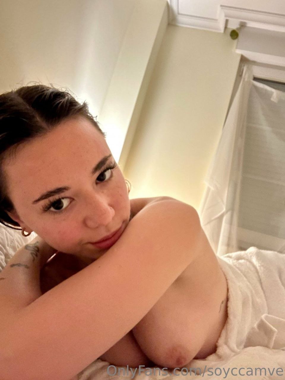 ホーニー・ミルフ・カミ・ベイガ・プレイズ・ウィズ・ハーセルフ・アンティル・シー・モーンズ 58