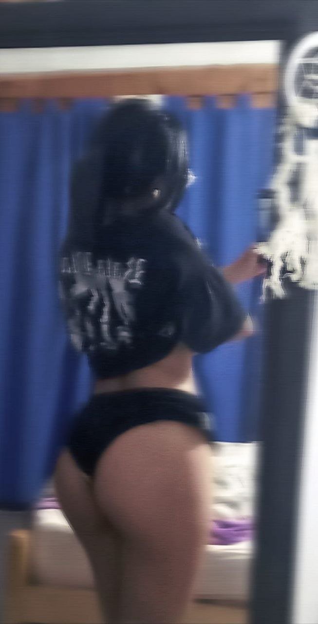 ワイルド・アルゼンチニアン・スラット・アグス・ベッグス・フォア・ア・ハードコア・ライド 12