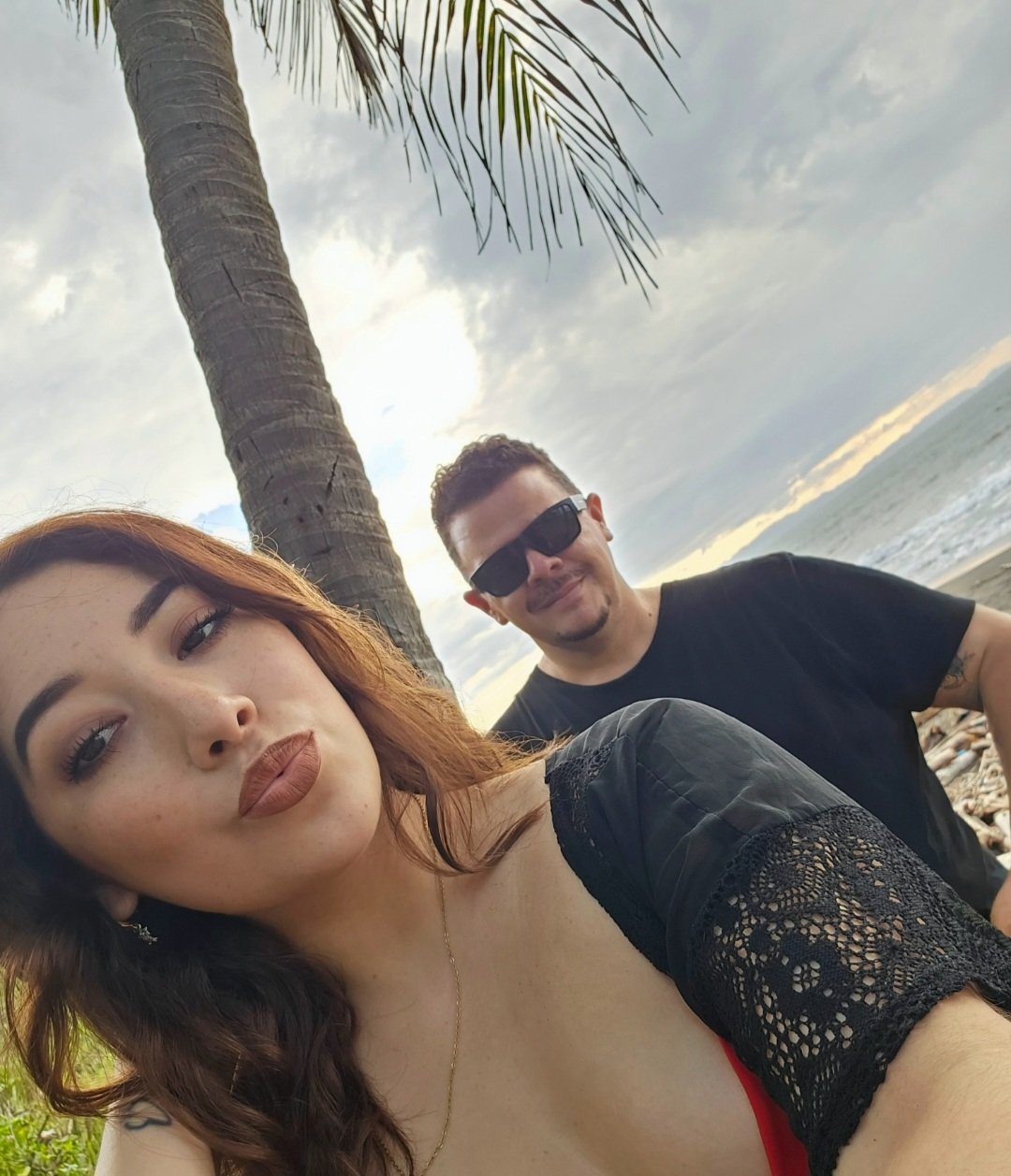 Hotwife latina con su cornudo hem 2