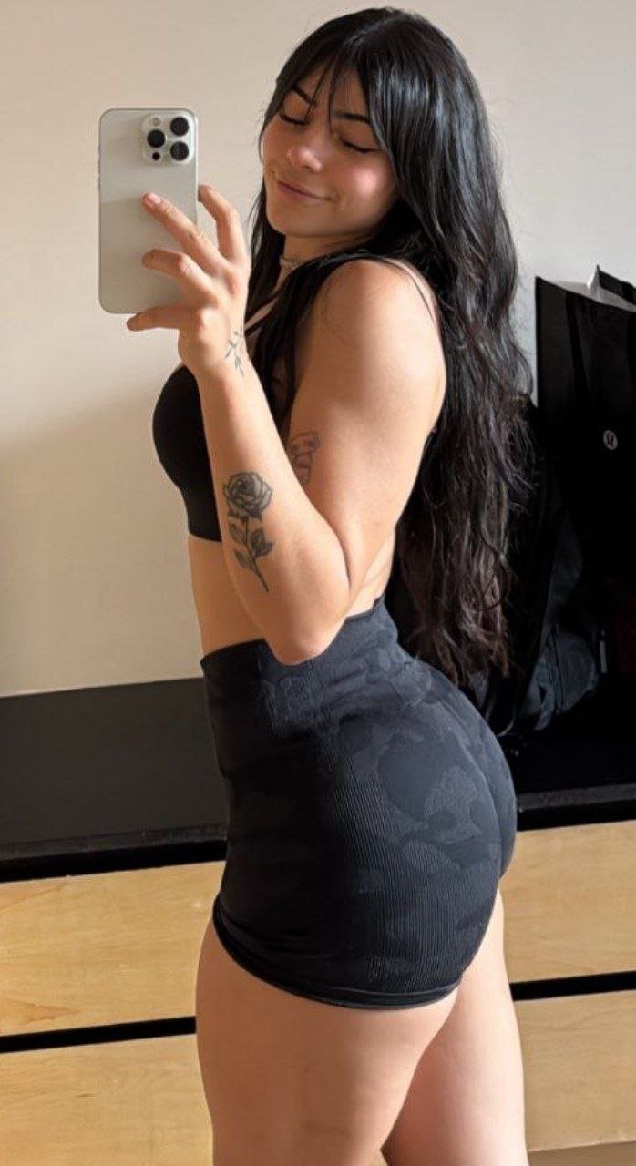 Milica perrita argentina cachonda con culote 10