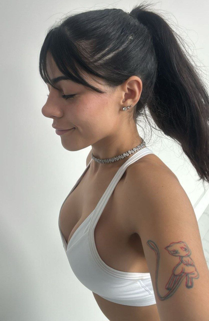 Milica perrita argentina cachonda con culote 14
