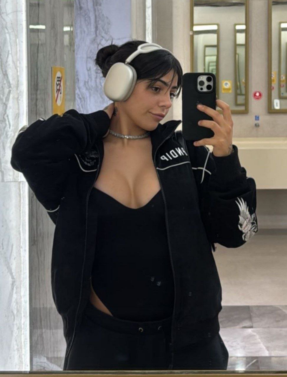 Milica perrita argentina cachonda con culote 18