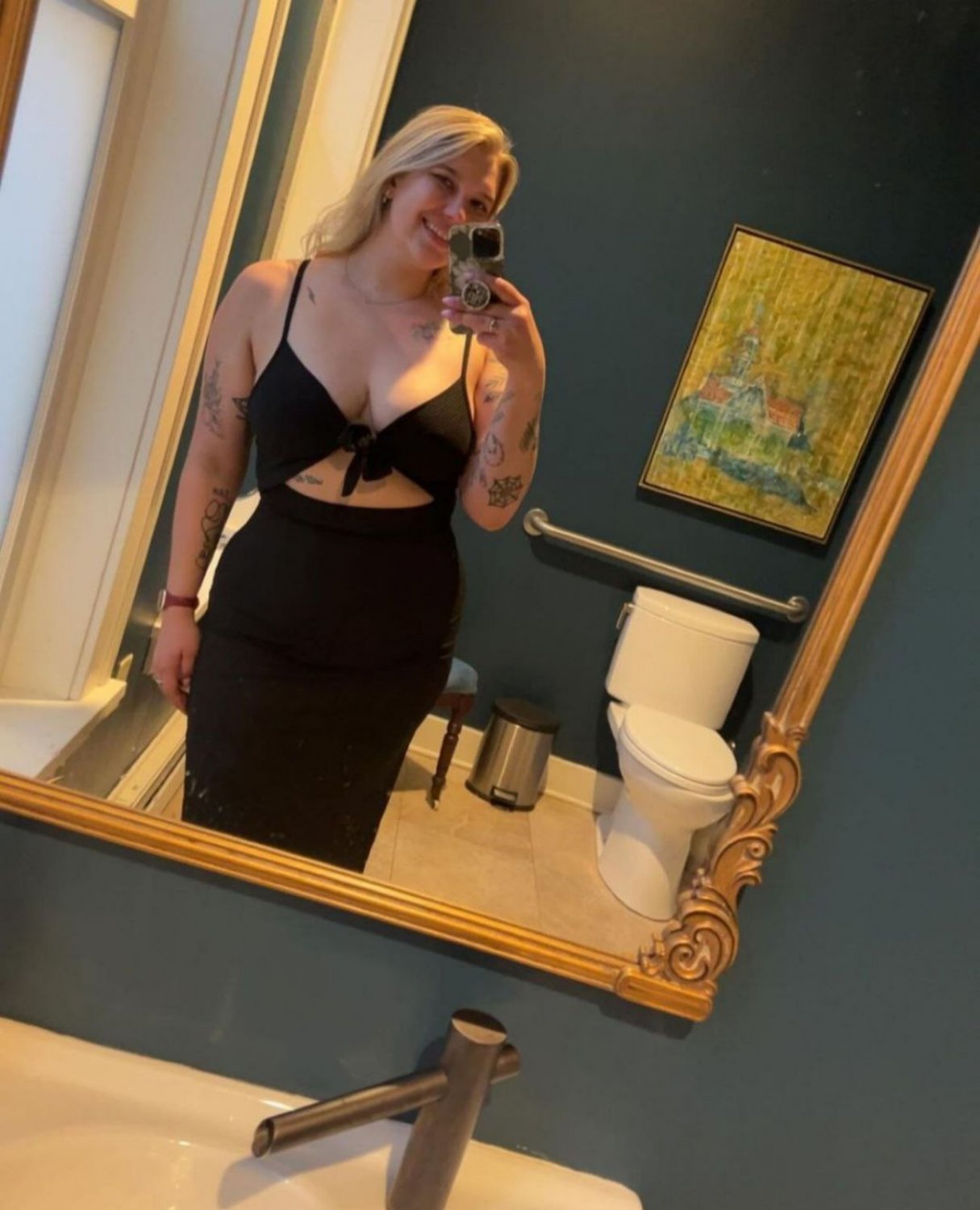 Attraktives Playgirl wird vorgeführt, kik bigg_d_adi mit deinem 5